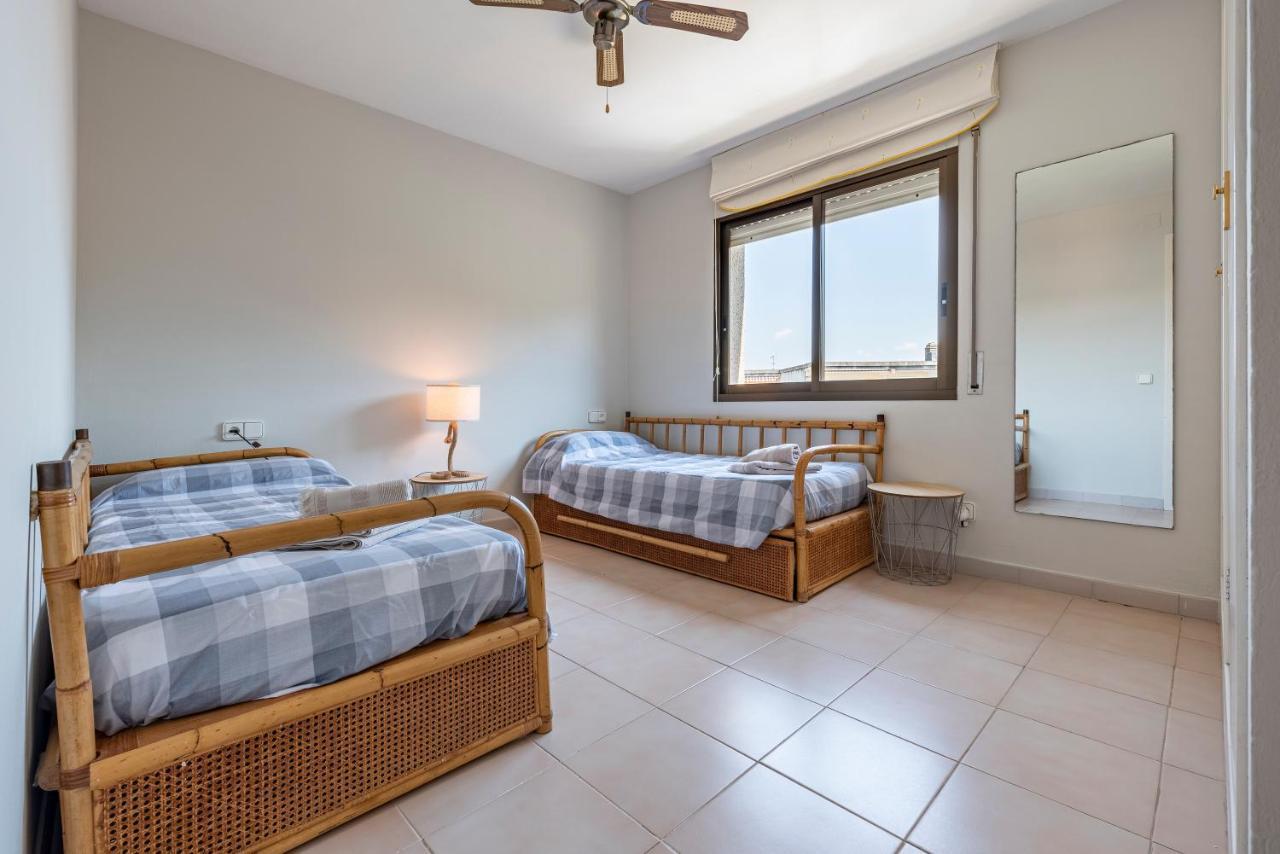 Ático en primera línea con vistas, piscina y parking Cambrils Exterior foto